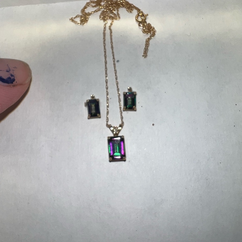 Stamped 10k gold.Mystic topaz Pendant Necklace and Earring Set( small diamonds)
